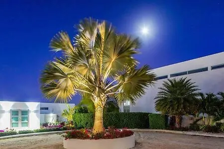 Oceanside 2 Bedroom Luxury Villa With Private Pool, 500Ft From Long Bay Beach -V6