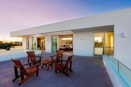 Oceanside 2 Bedroom Luxury Villa With Private Pool, 500Ft From Long Bay Beach -V6